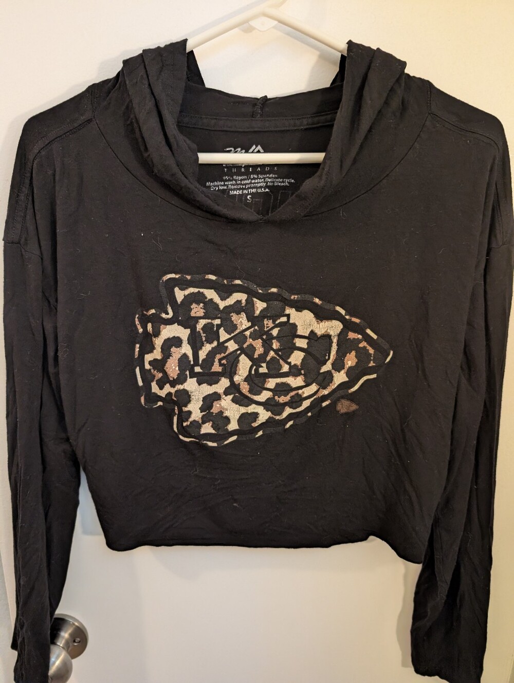 Black Long-Sleeve Hoodie Top with Leopard Print Kanas City Mahomes